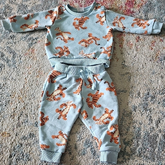 Disney Tigger Baby Outfit - Picture 1 of 1